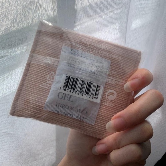 💕Giorgio Armani Beauty  Mirror in pouch~LIMITED edition - Picture 13 of 13